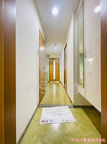 玄関　※建物内別間取参考写真