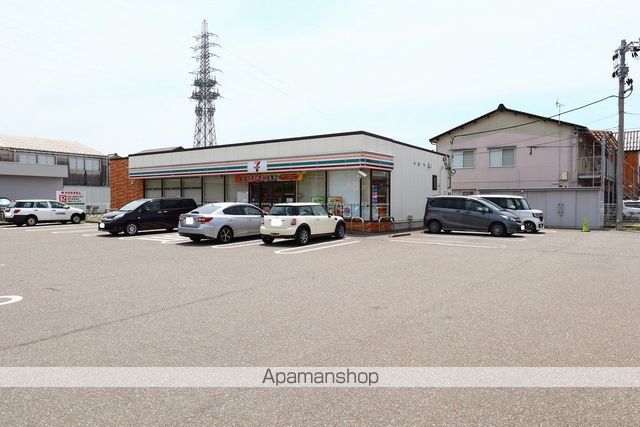 コンビニ　セブン－イレブン金沢北安江４丁目店（コンビニ）まで910m