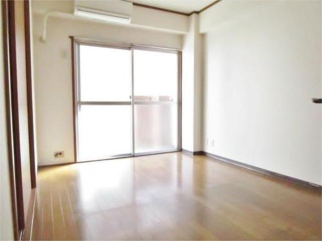 居室・リビング　明るいお部屋です