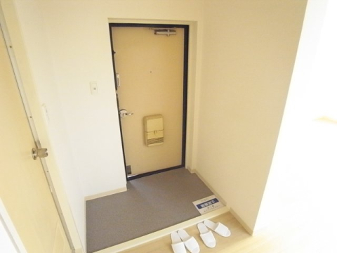 CRASIS苦楽園プラザの玄関写真