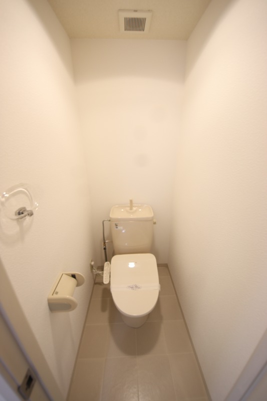 阪神本線 尼崎駅 徒歩18分 3階建 築28年のトイレ写真