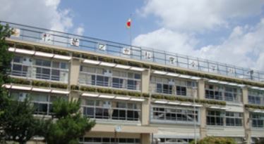 小学校　杉並区立松庵小学校（小学校）まで454m
