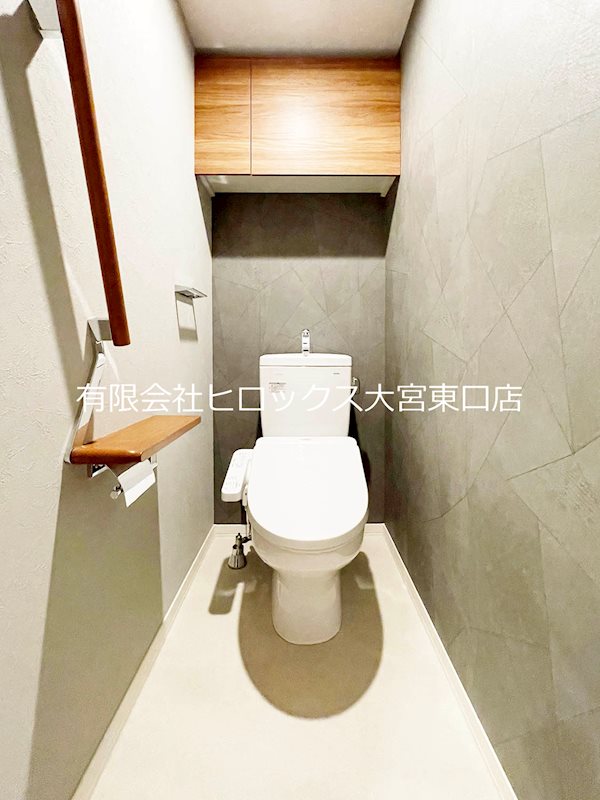 トイレ　温水洗浄暖房便座付トイレ