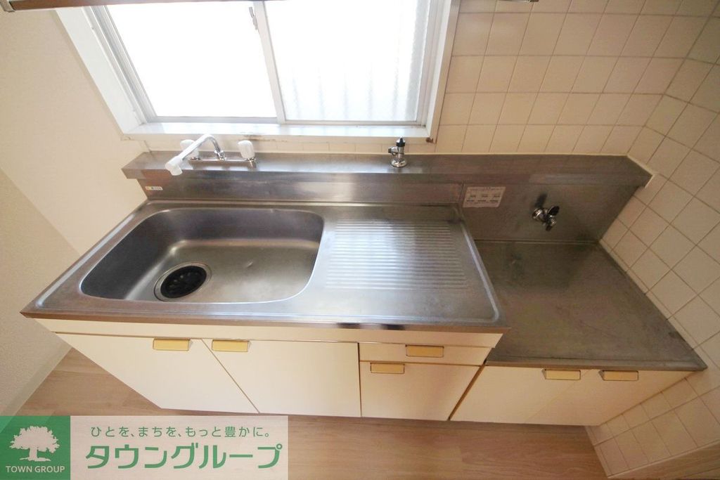 キッチン　同物件別部屋写真