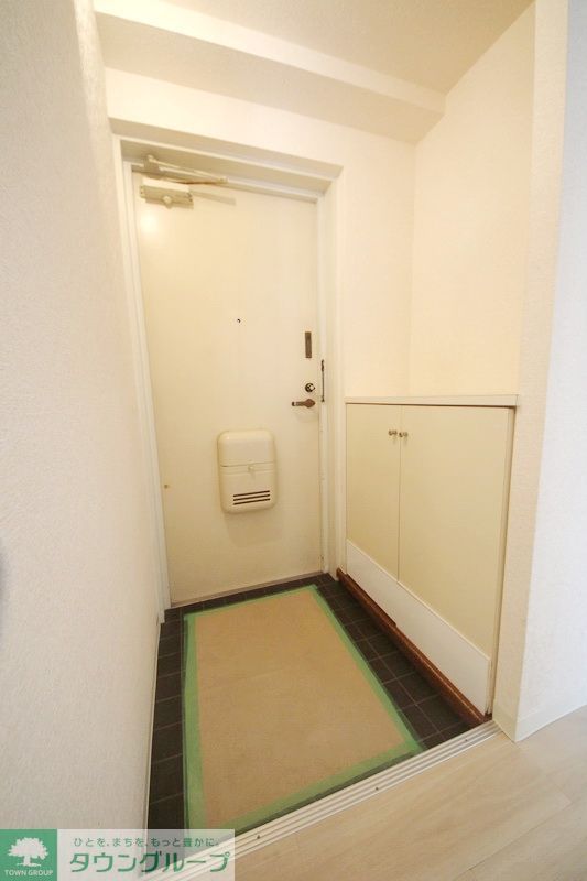 玄関　同物件別部屋写真