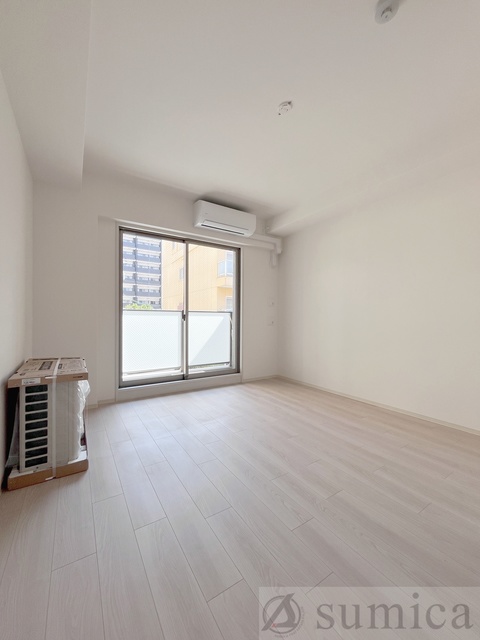 バルコニー　ワンちゃんも嬉しい明るいお部屋です