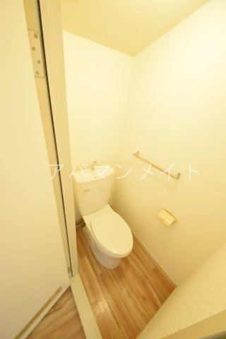 ブルーライン 踊場駅 徒歩7分 2階建 築36年のトイレ写真