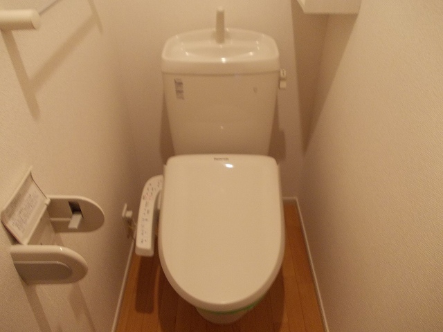 ＪＲ常磐線 いわき駅 徒歩23分 2階建 築15年のトイレ写真