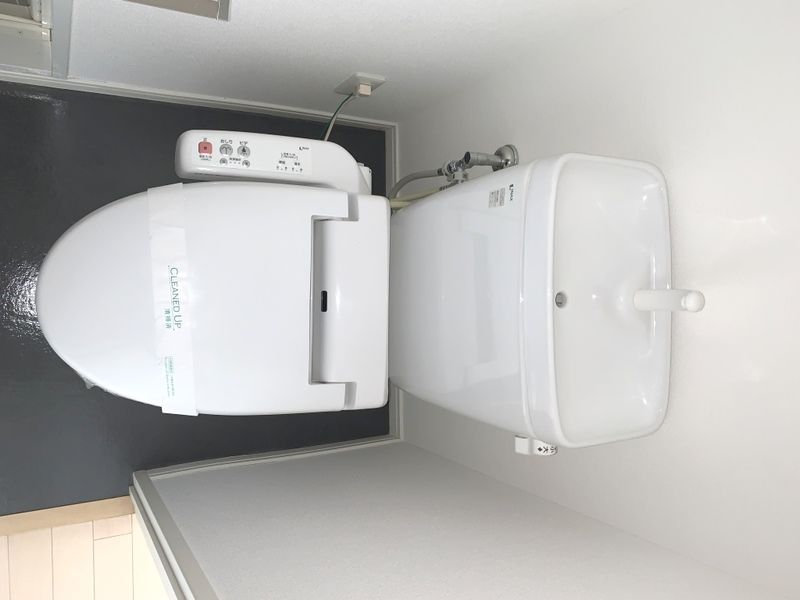 京王線 千歳烏山駅 徒歩4分 13階建 築19年のトイレ写真