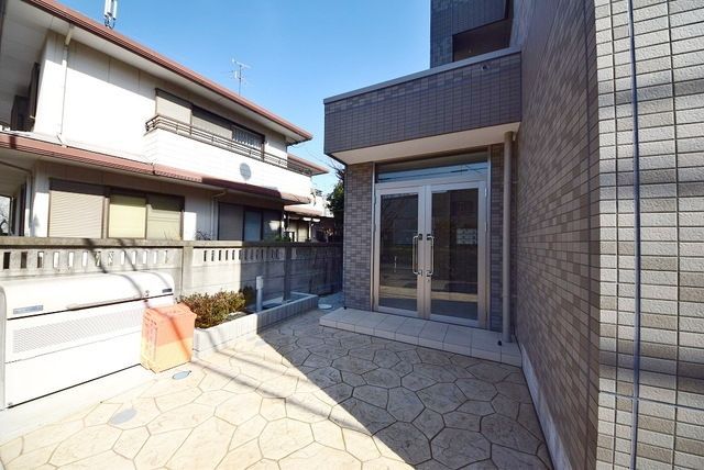 エントランス　タウンハウジング分倍河原店まで
