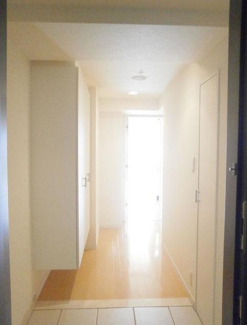 玄関　※写真は同タイプ住戸です。