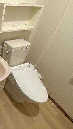 小田急線 登戸駅 徒歩12分 3階建 築24年のトイレ写真
