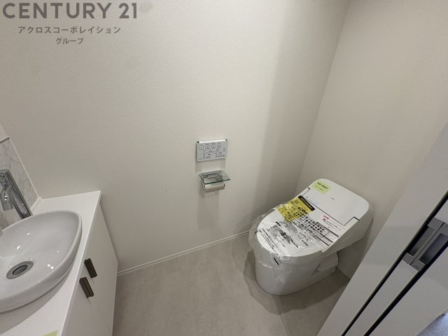 トイレ　温水洗浄便座付きのトイレです♪