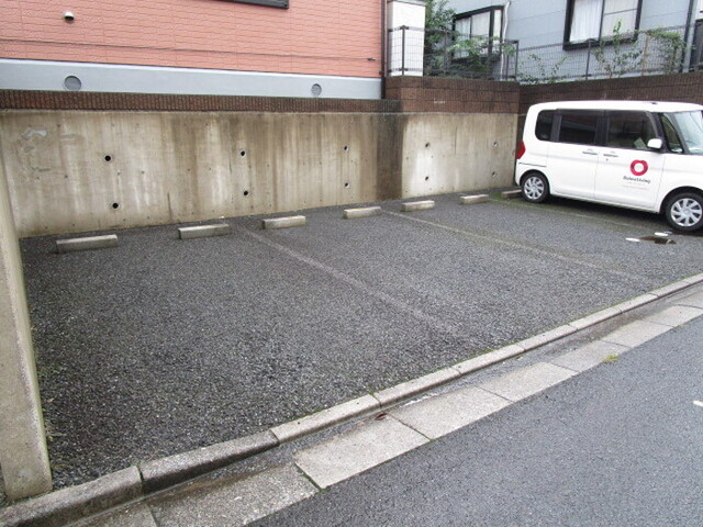 駐車場　駐車場（要空き確認）