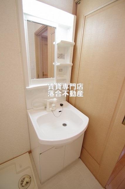 洗面設備　独立洗面化粧台付き