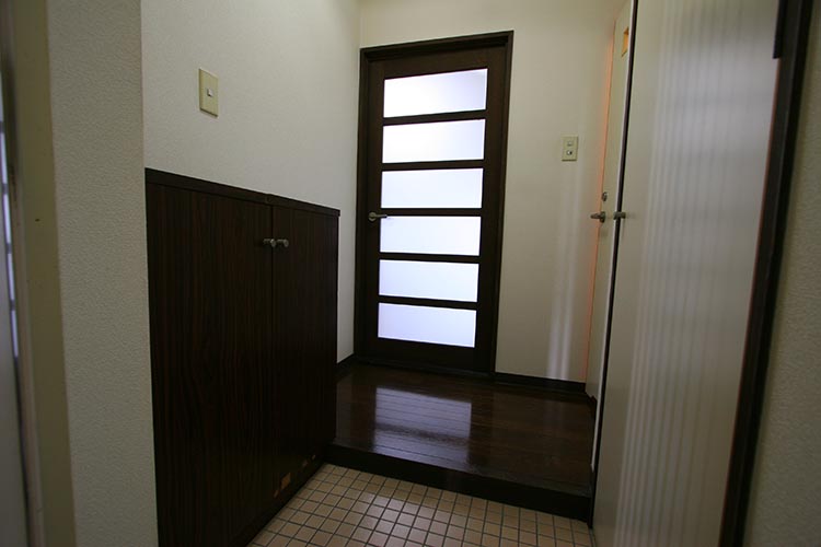 玄関　同タイプ別室撮影