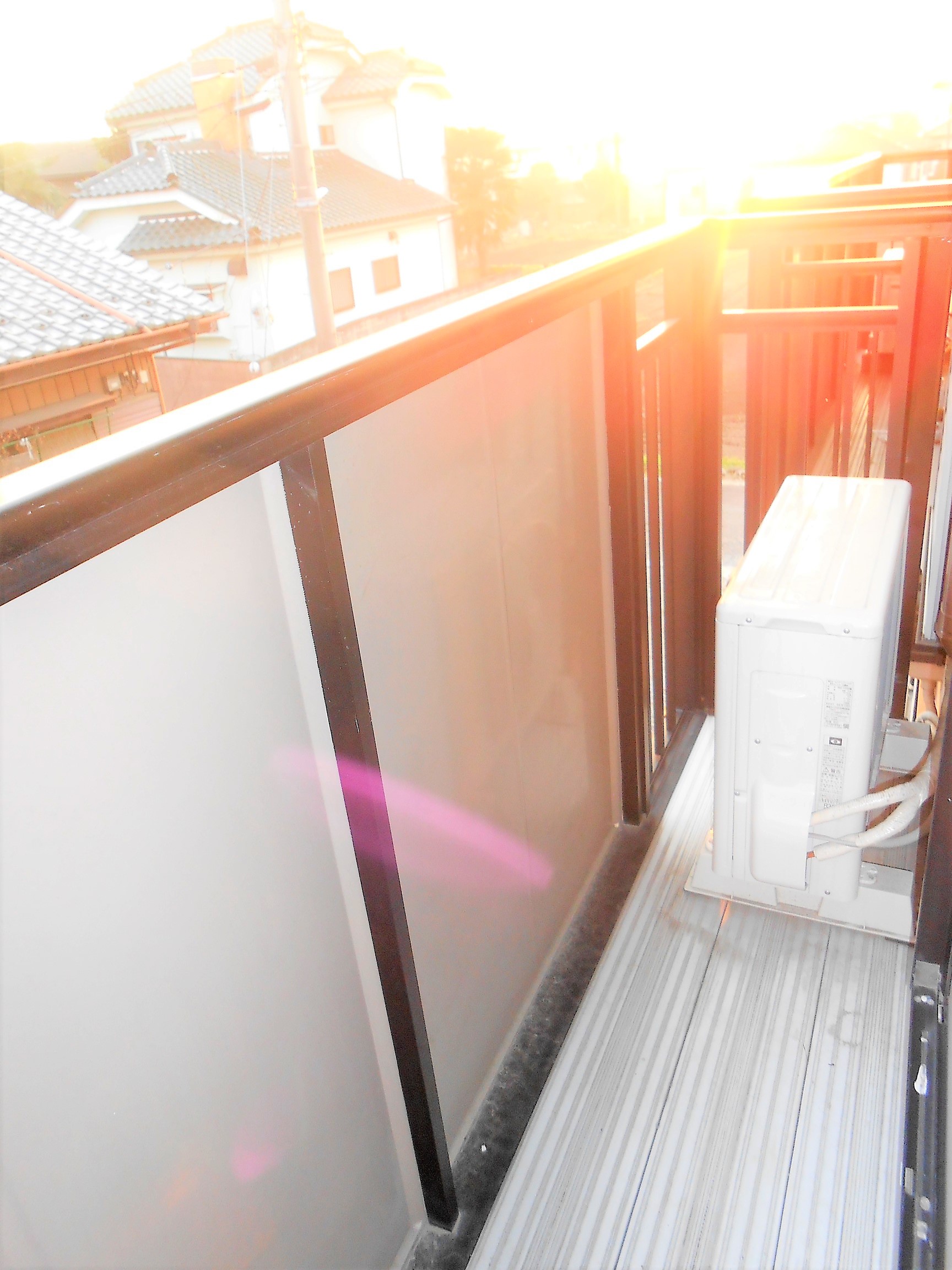 バルコニー　南面バルコニーで日当たり良好。