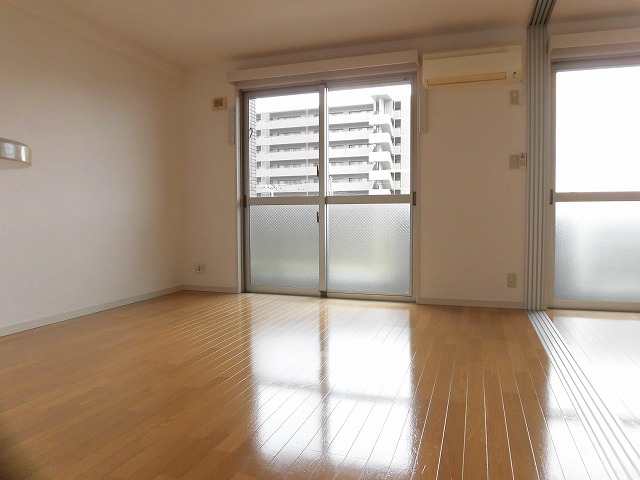 居室・リビング　手前12.5帖のリビング