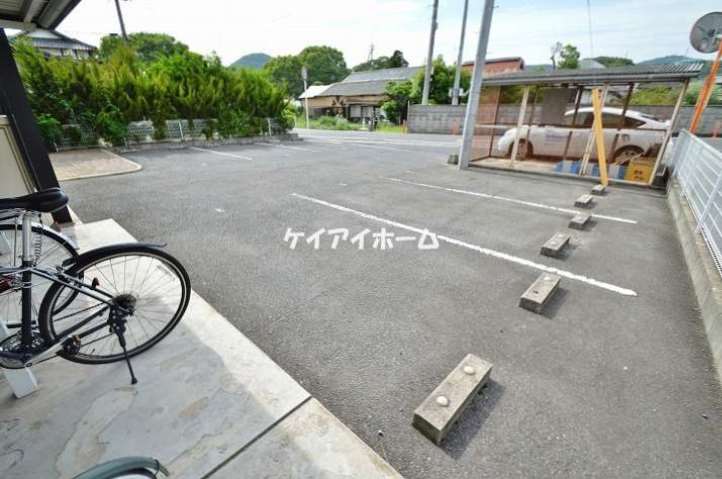 駐車場　駐車場