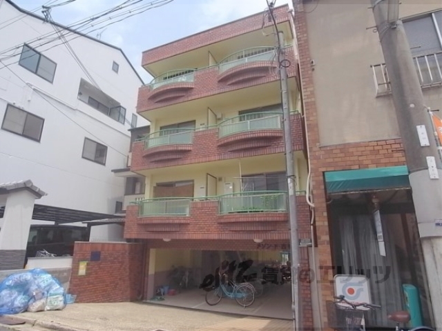 京都市上京区櫛笥町のマンションの建物外観