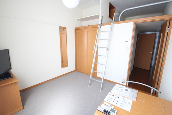 居室・リビング　※別号室の写真です