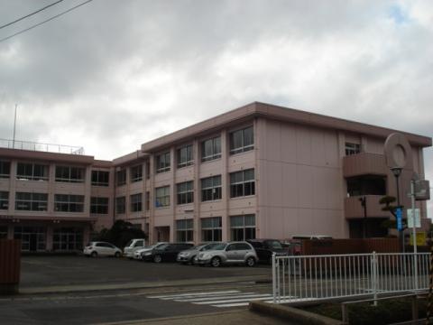 中学校　五泉市立五泉北中学校（中学校）まで1338m