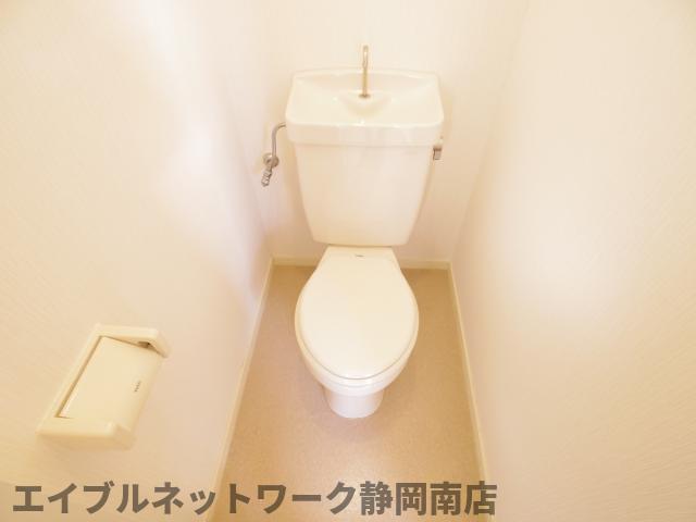 トイレ　落ち着いたトイレです