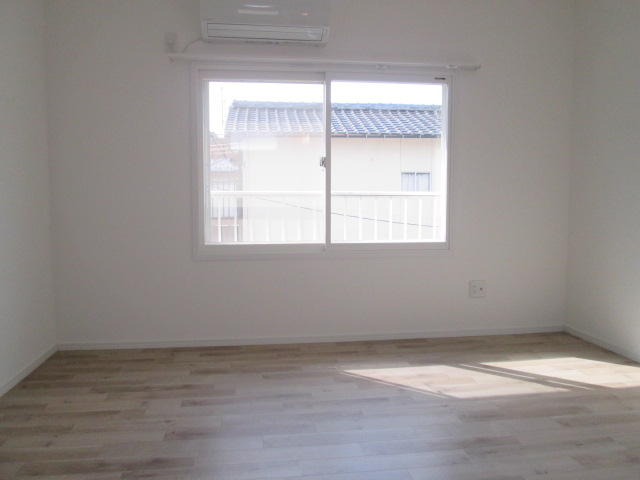 居室・リビング　和室から洋室へ変更しました