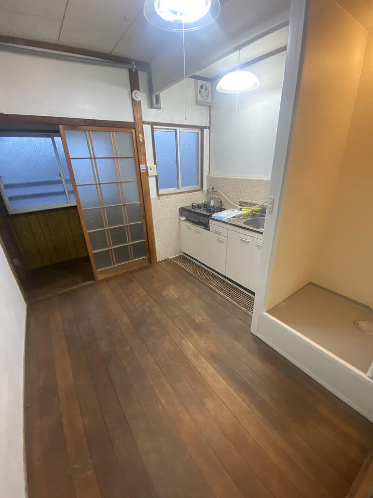 キッチン　２口ガスコンロ付のファミリータイプの大きなキッチンです