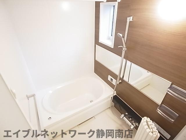 バス・シャワールーム　きれいなお風呂です