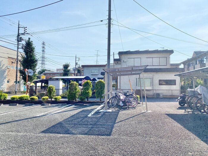 【羽村市神明台のマンションの駐車場】