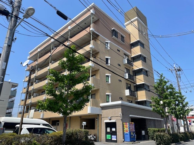 江戸川区西一之江のマンションの建物外観