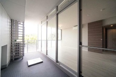 【世田谷区砧のマンションのバルコニー】