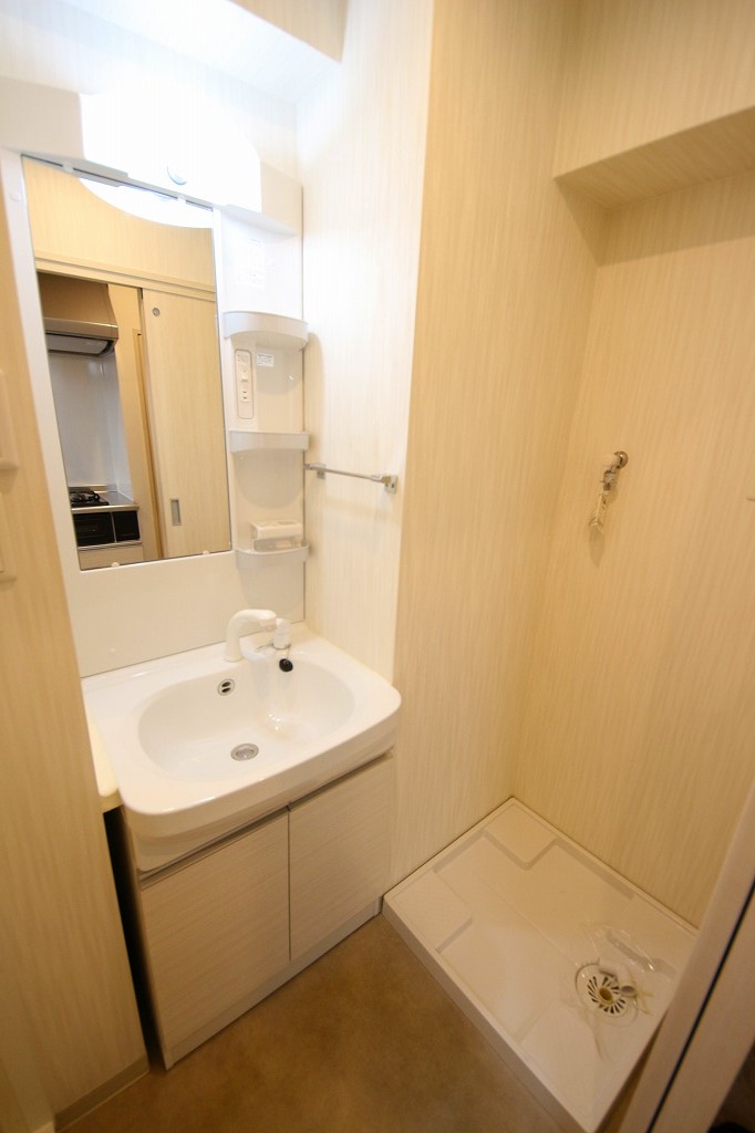 洗面設備　反転タイプになります。