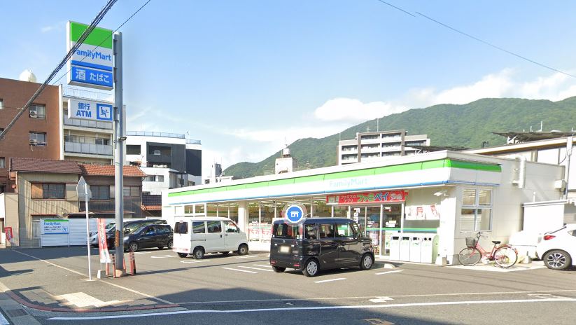 コンビニ　ファミリーマート小倉黒住店（コンビニ）まで145m
