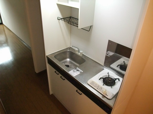 キッチン　キッチンとシンクの間はスペースがある方が料理しやすいですよ。