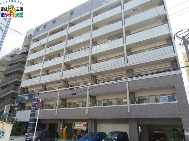 長崎市目覚町のマンションの建物外観