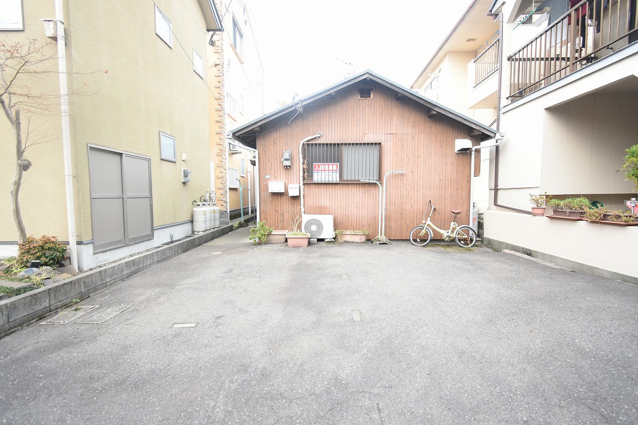 【下川戸建ての駐車場】