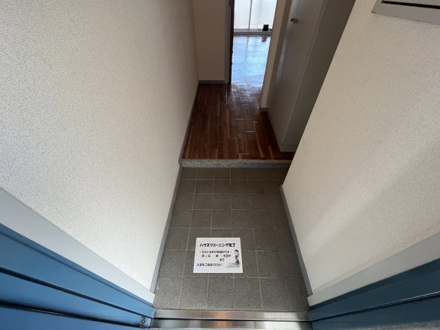 【姫路市飾磨区栄町のマンションの玄関】