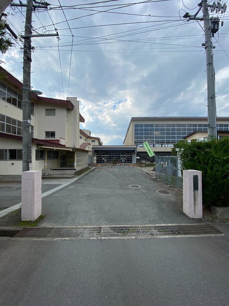 小学校　山形市立第三小学校（小学校）まで462m