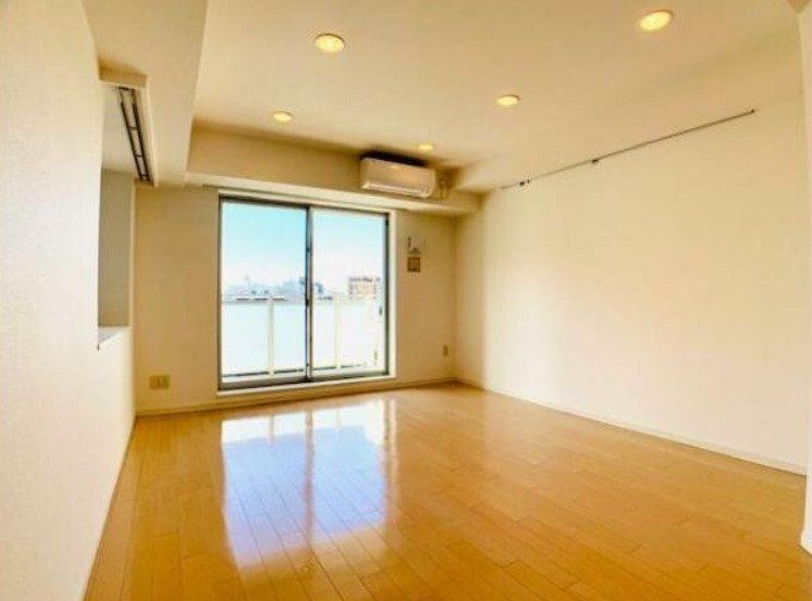 居室・リビング　参考画像　別住戸の写真です。