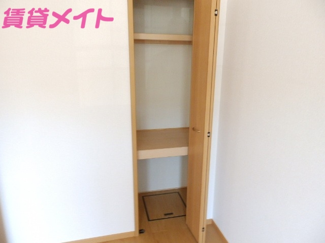 収納　同型参考写真