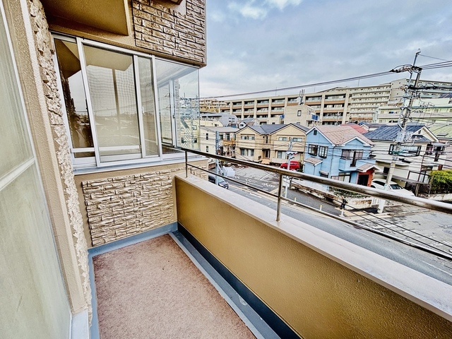 バルコニー　洋室５．７帖のベランダ