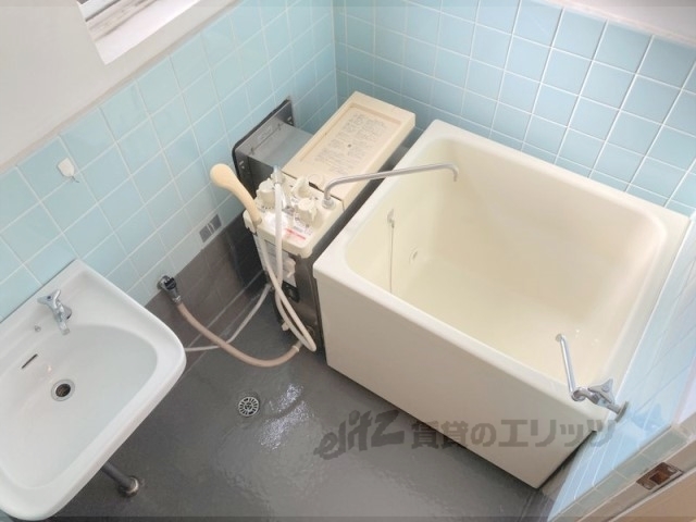 バス・シャワールーム　バス