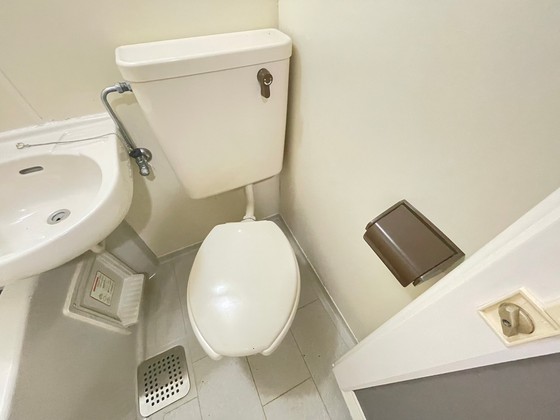 トイレ　別号室の写真です。