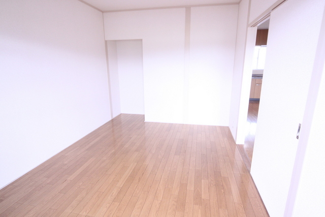 居室・リビング　洋室６帖★