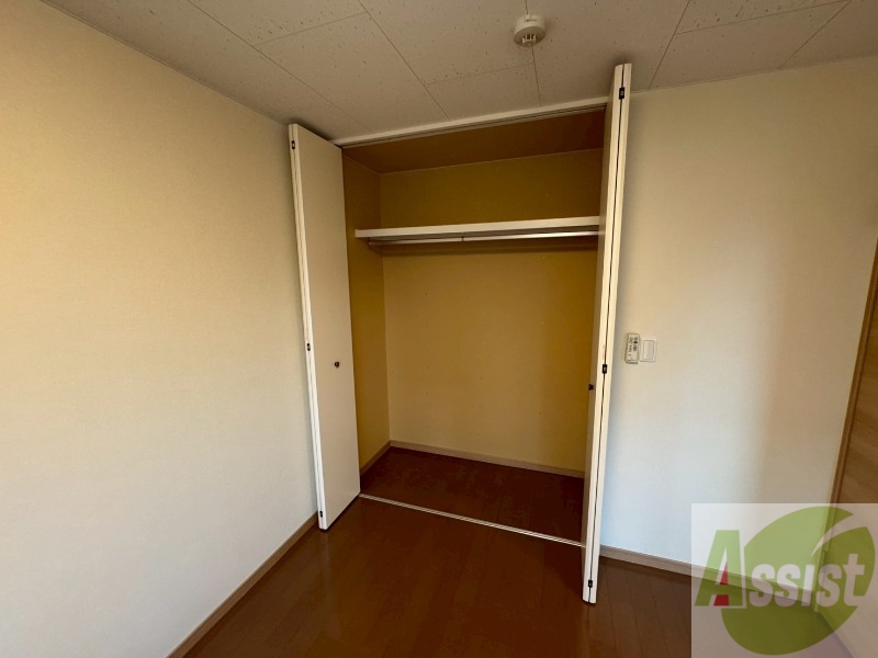 収納　こちらには収納スペースがあります。あると便利ですね！