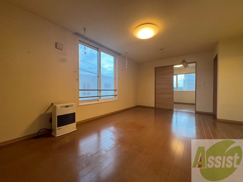 居室・リビング　広くてきれいなリビングです！快適に過ごせそうですね。