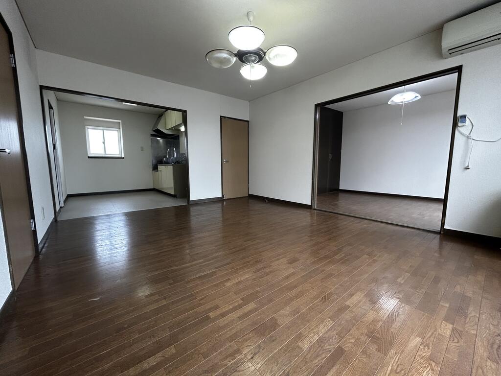 居室・リビング　広々としたリビング！