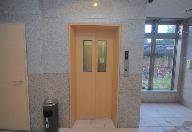 ロビー　エントランス内エレベーター